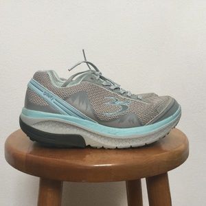 Gdefy by Gravity Defyer Grey, Blue Comfort Walking Shoe Comfort Fit Size 7